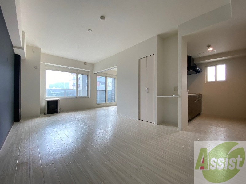 居室・リビング　広くてキレイなお部屋が広がっていて、充実した生活が送れそう。