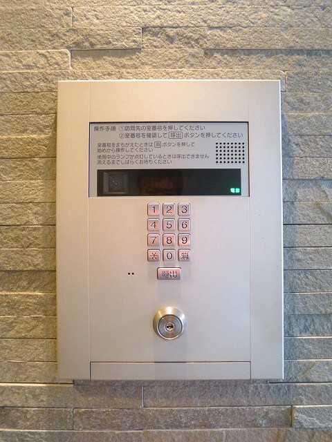 エントランス　ハイリーフ上野のモニター付きオートロックセキュリティです