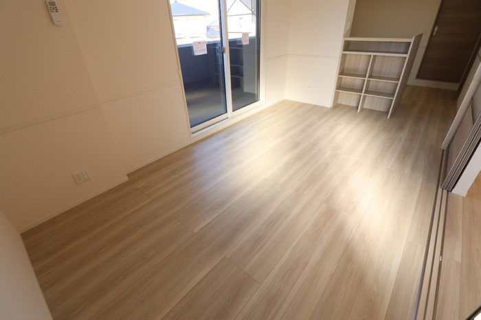 居室・リビング　※同タイプの部屋写真です