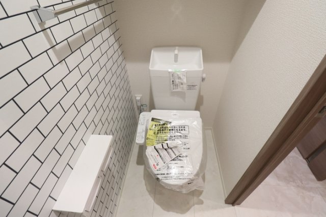 トイレ　※同タイプの部屋写真です