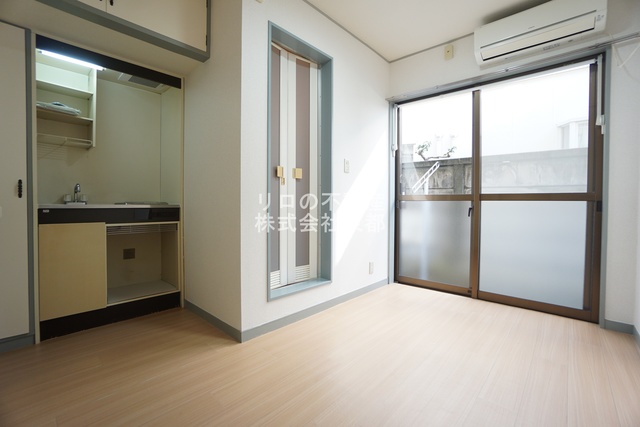 居室・リビング　明るい雰囲気で暮らしやすい！優しい質感の室内がオススメ☆