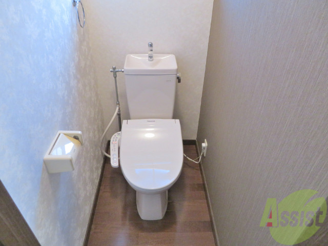 トイレ　こちらはトイレです。清潔感があり、安心して使用できます。