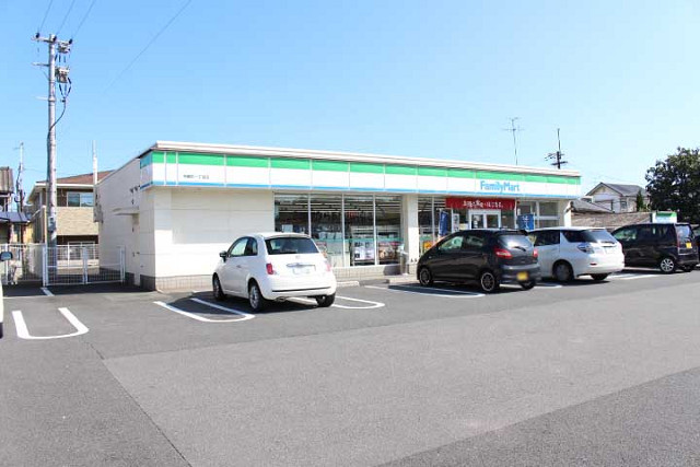 コンビニ　ファミリーマート 寺崎町一丁目店（コンビニ）まで480m