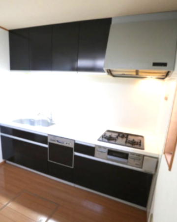 キッチン　コンパクトなキッチンで掃除もラクラク