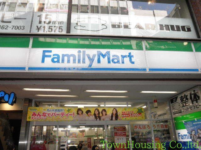 コンビニ　ファミリーマート（参考）（コンビニ）まで110m