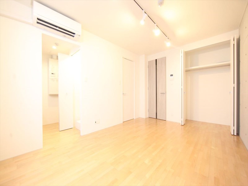 居室・リビング　洋室7.79帖　クローゼット付（収納充実してます）