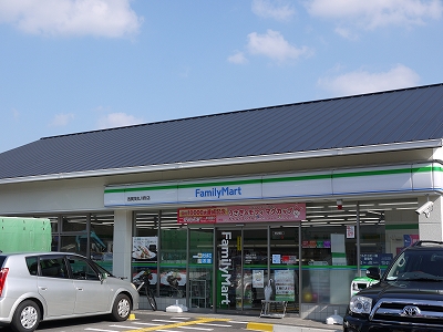 コンビニ　ファミリーマート 西賀茂丸川町店（コンビニ）まで92m
