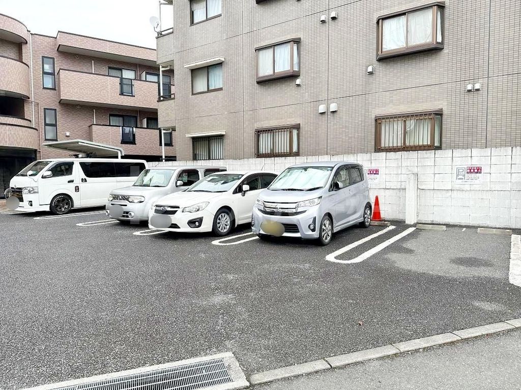駐車場　駐車場