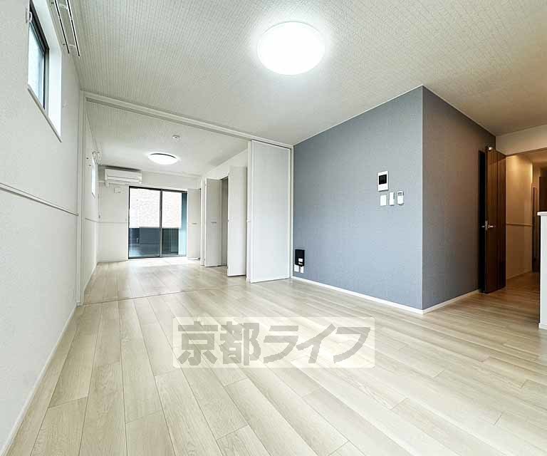 近鉄京都線 竹田駅 徒歩4分 3階建 築1年の居間写真