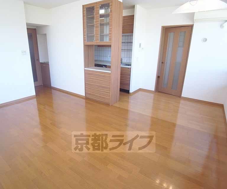 居室・リビング　とても広々としたお部屋です。
