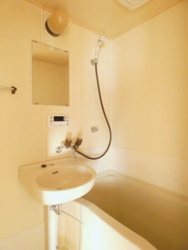 バス・シャワールーム　図面と現状に相違がある場合には現状を優先