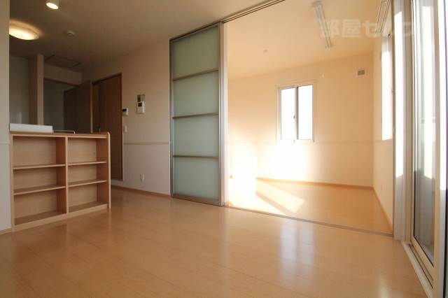 居室・リビング　※２０１号室の写真です。