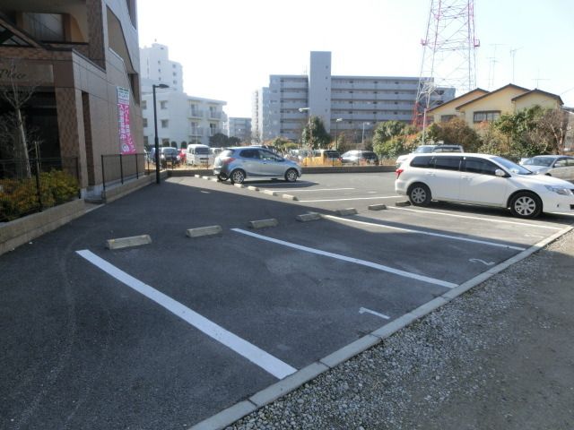 駐車場　駐車場も広いですね