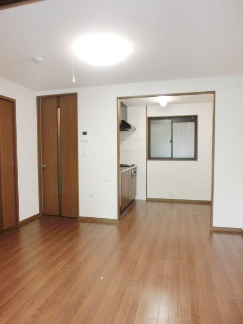 その他部屋・スペース　広々８.９帖のリビングです。