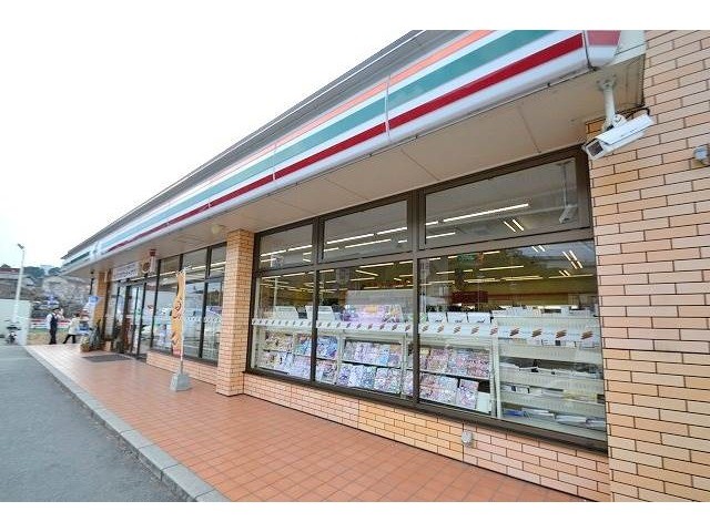 コンビニ　セブンイレブン　沼田川原店（コンビニ）まで893m