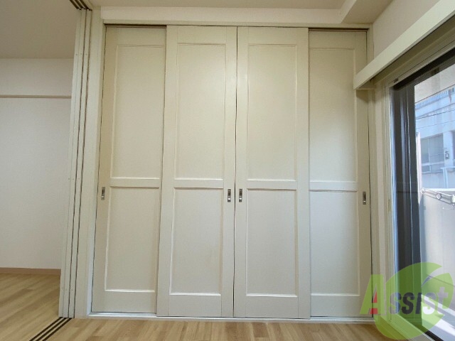 収納　こちらは大きめの収納ですね。中が気になります。