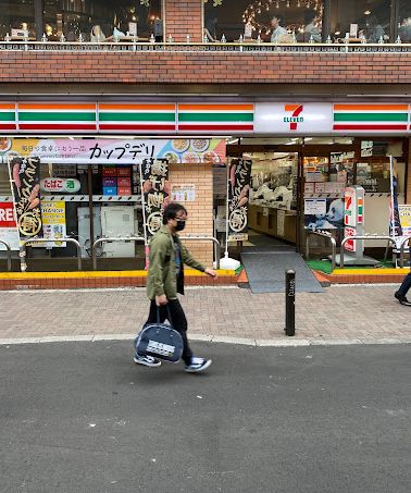 コンビニ　セブンイレブン上野駅前通り店（コンビニ）まで99m