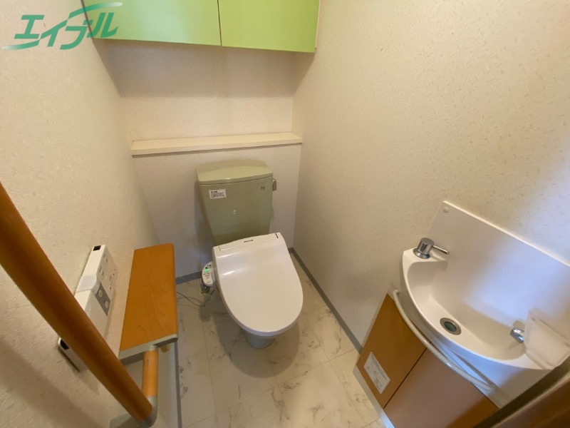 トイレ　同型別室のお写真です