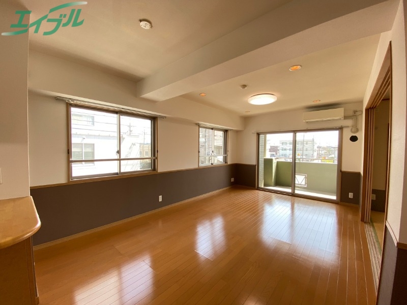 居室・リビング　同型別室のお写真です