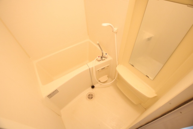 バス・シャワールーム　※別室の参考写真の為、現況優先です。