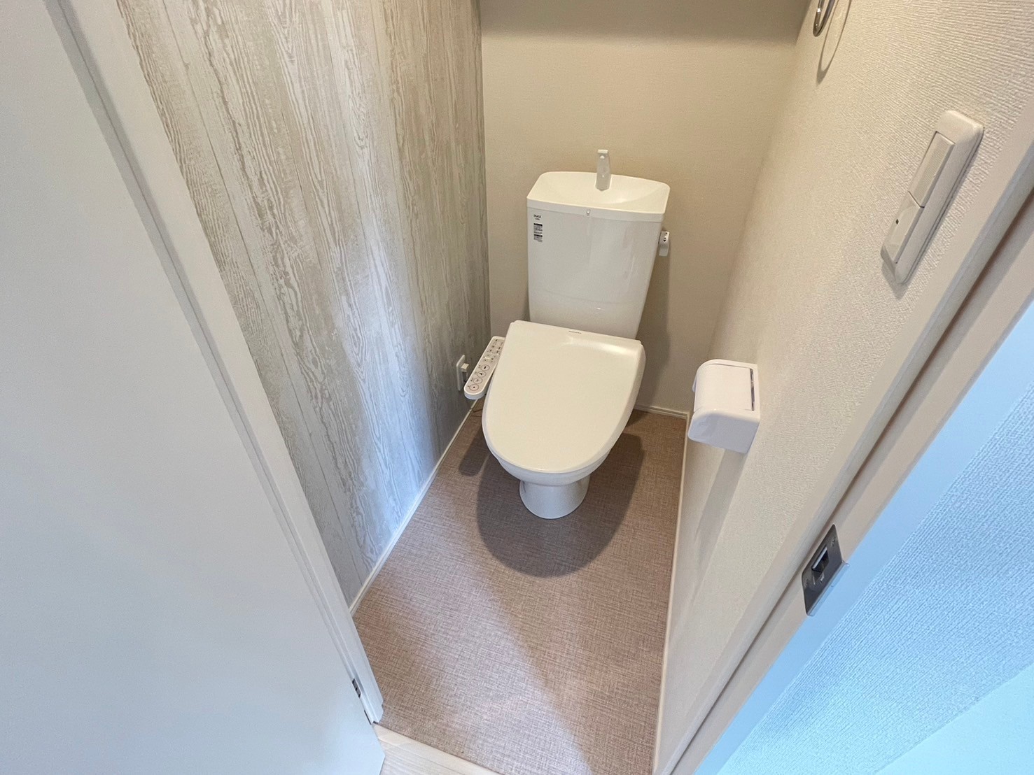 トイレ　※モデル写真となります。