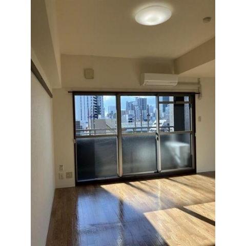 居室・リビング　室内