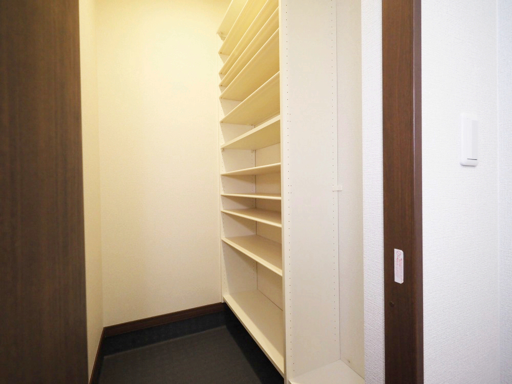 その他　大容量のシューズボックスが付いています♪