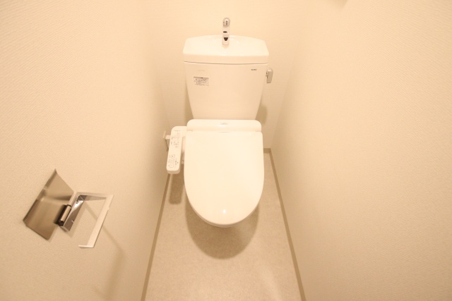 トイレ　※別室の参考写真の為、現況優先です。