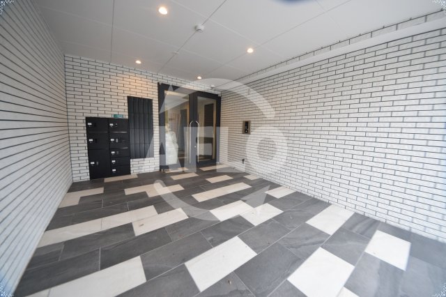 ロビー　モノトーン難波　ロビー