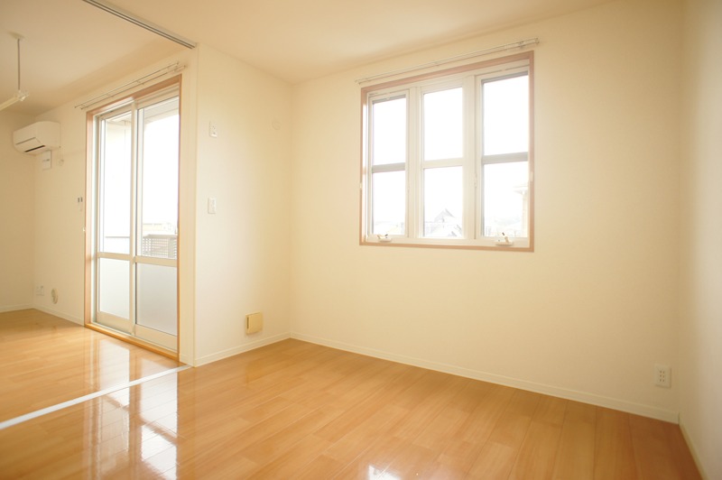 その他部屋・スペース　明るい南側洋室