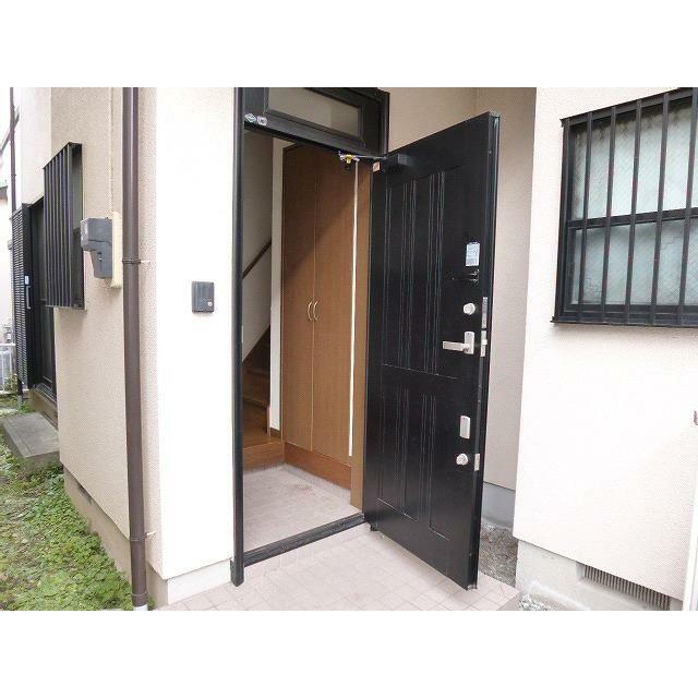 玄関　玄関収納あり