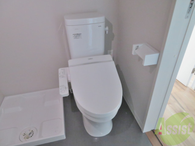 トイレ　トイレにはウィシュレット機能が付いているのでいいですね。