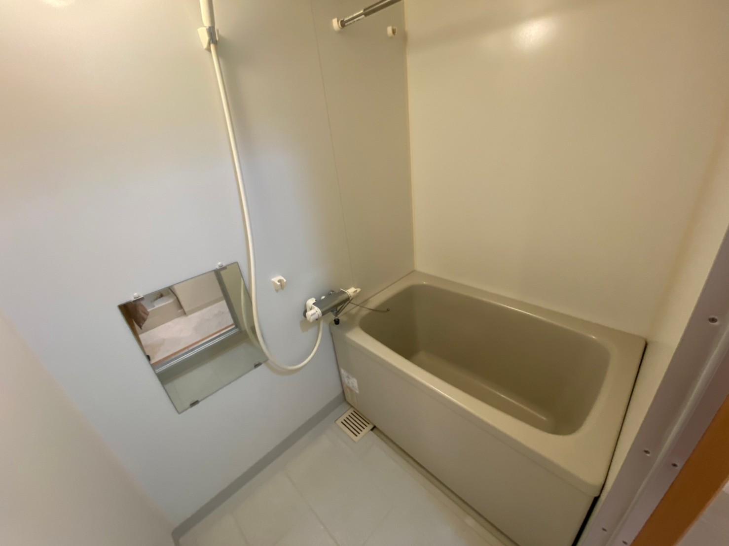 バス・シャワールーム　同物件内別号室のお写真です