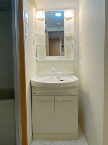 洗面設備　同物件内別号室のお写真です