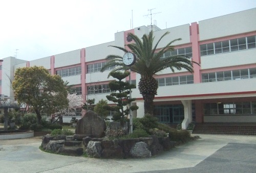 中学校　泉佐野市立長南中学校（中学校）まで1448m