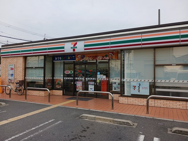 コンビニ　セブンイレブン様（コンビニ）まで430m