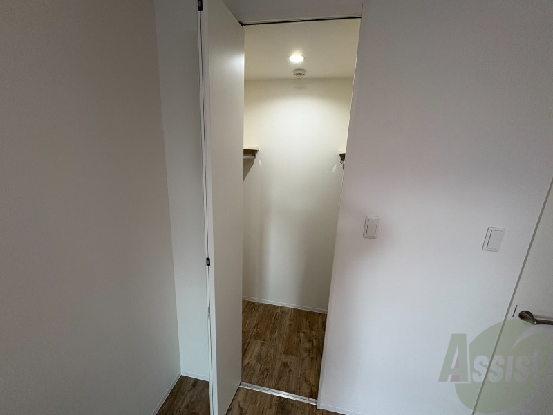 収納　クローゼットは奥行きもあり、荷物が多い方でも安心です。