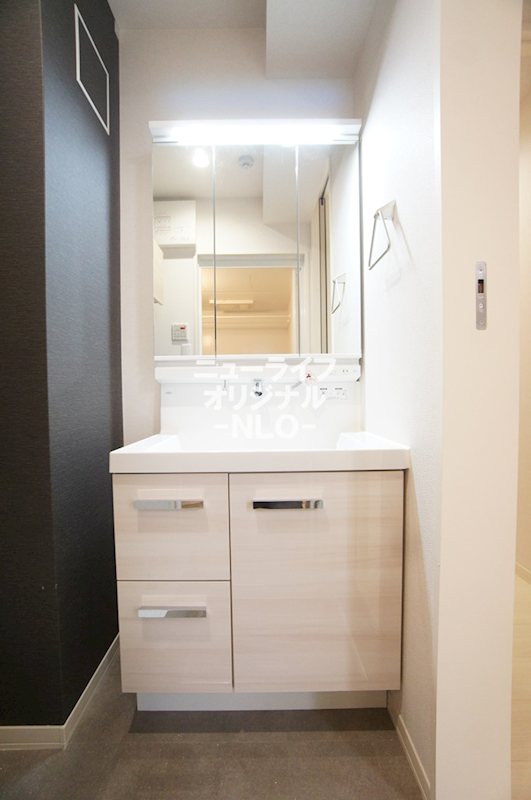 洗面設備　シャワー付きの洗面台です♪