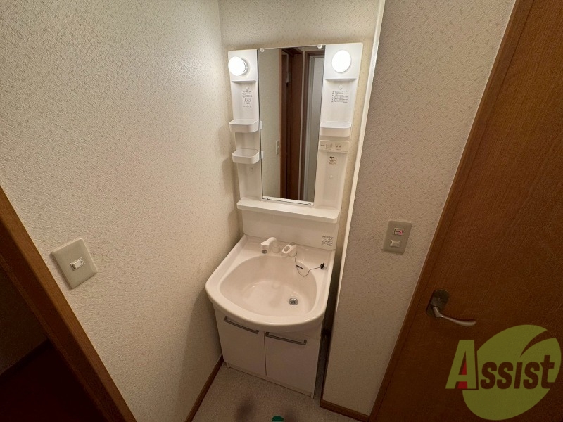 洗面設備　こちらに洗面台があります。朝の洗顔はこちらで。