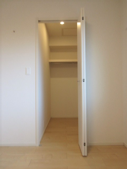 収納　写真は別の部屋のものです。