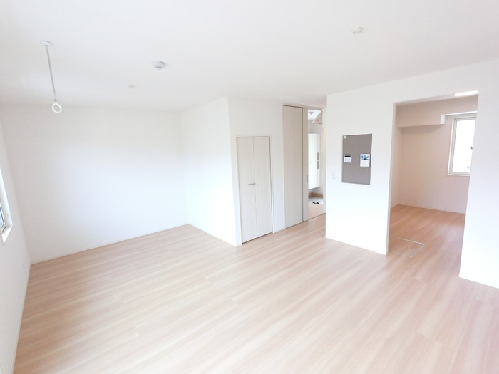 居室・リビング　ルッソ