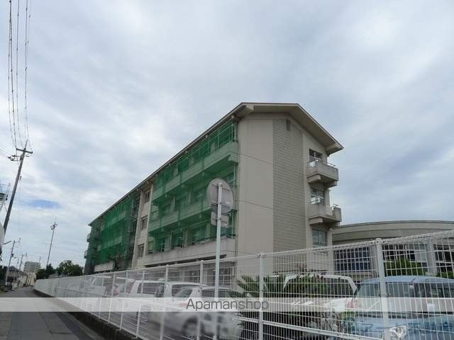 中学校　城西中学校（中学校）まで998m