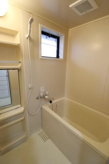 バス・シャワールーム　別部屋のお写真です