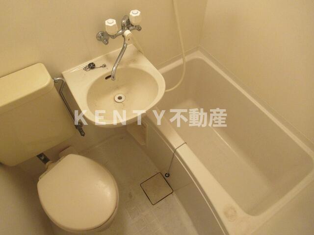 バス・シャワールーム　落ち着いた空間のお風呂です