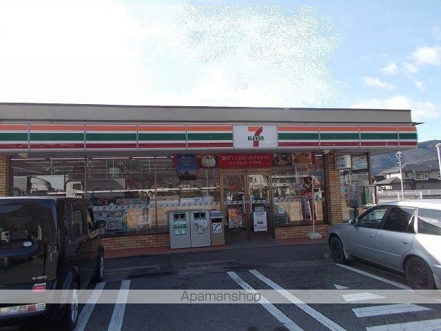 コンビニ　セブンイレブン（コンビニ）まで100m