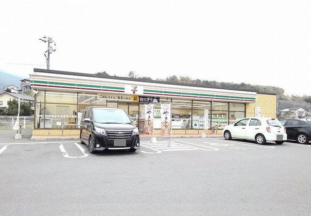 コンビニ　セブンイレブン臼杵福良店（コンビニ）まで700m