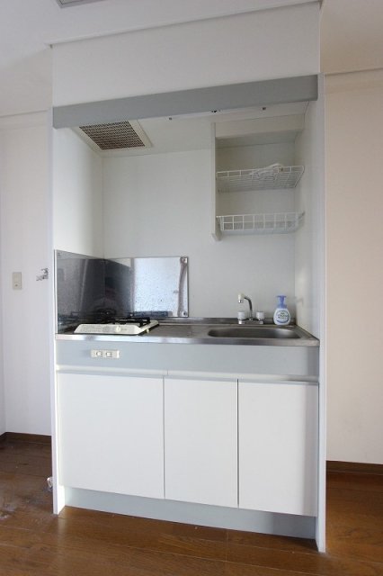 キッチン　同物件別号室