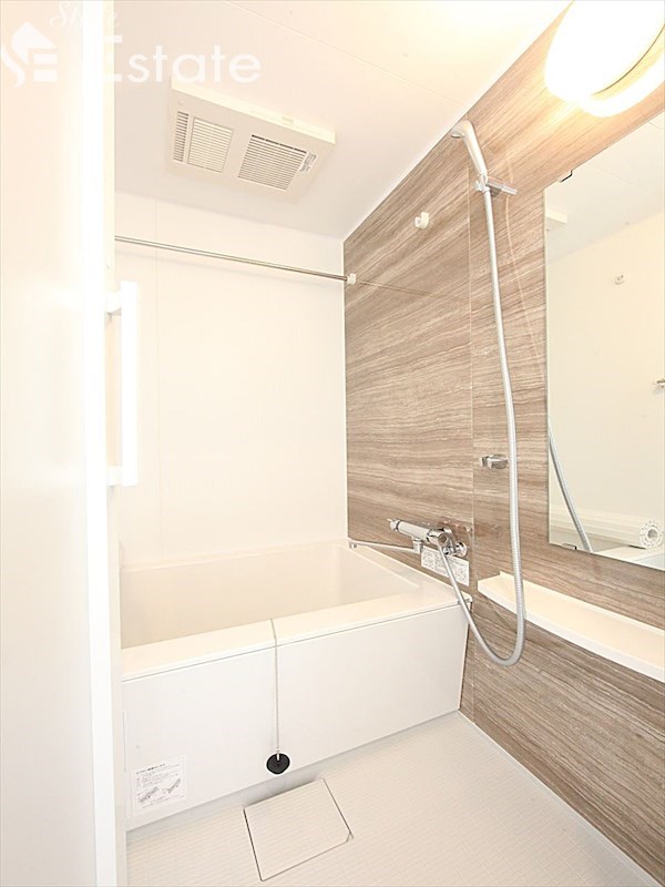 バス・シャワールーム　バスルーム