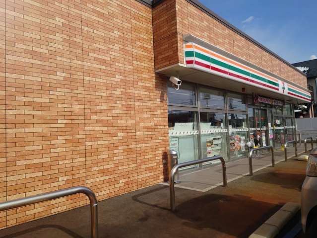 コンビニ　セブン－イレブン射水新湊郵便局前店（コンビニ）まで1306m