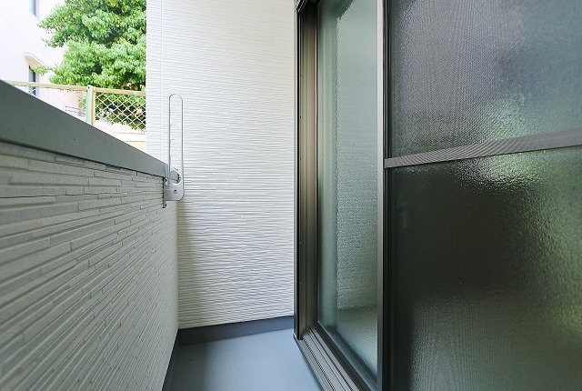 バルコニー　洗濯物はこちらへ。